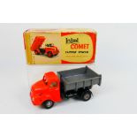 Victory Industries - A boxed 1:18 scale Victory Industries battery operated plastic Leyland Comet