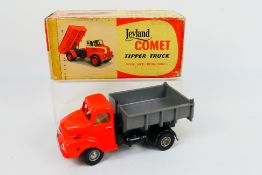 Victory Industries - A boxed 1:18 scale Victory Industries battery operated plastic Leyland Comet