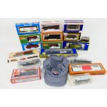 Liliput - Dapol - Bachmann - Others - A boxed rake of 14 items of HO/OO gauge rolling stock with
