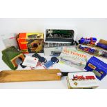 Marklin - Hornby Triang - Others - An eclectic mixed lot containing model railway items,
