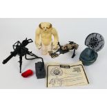 Star Wars - Kenner - Four vintage Star Wars action figure related items.