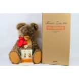 Steiff - A large boxed #408700 caramel-tipped mohair Steiff teddy bear - The replica '1953 Zotty'
