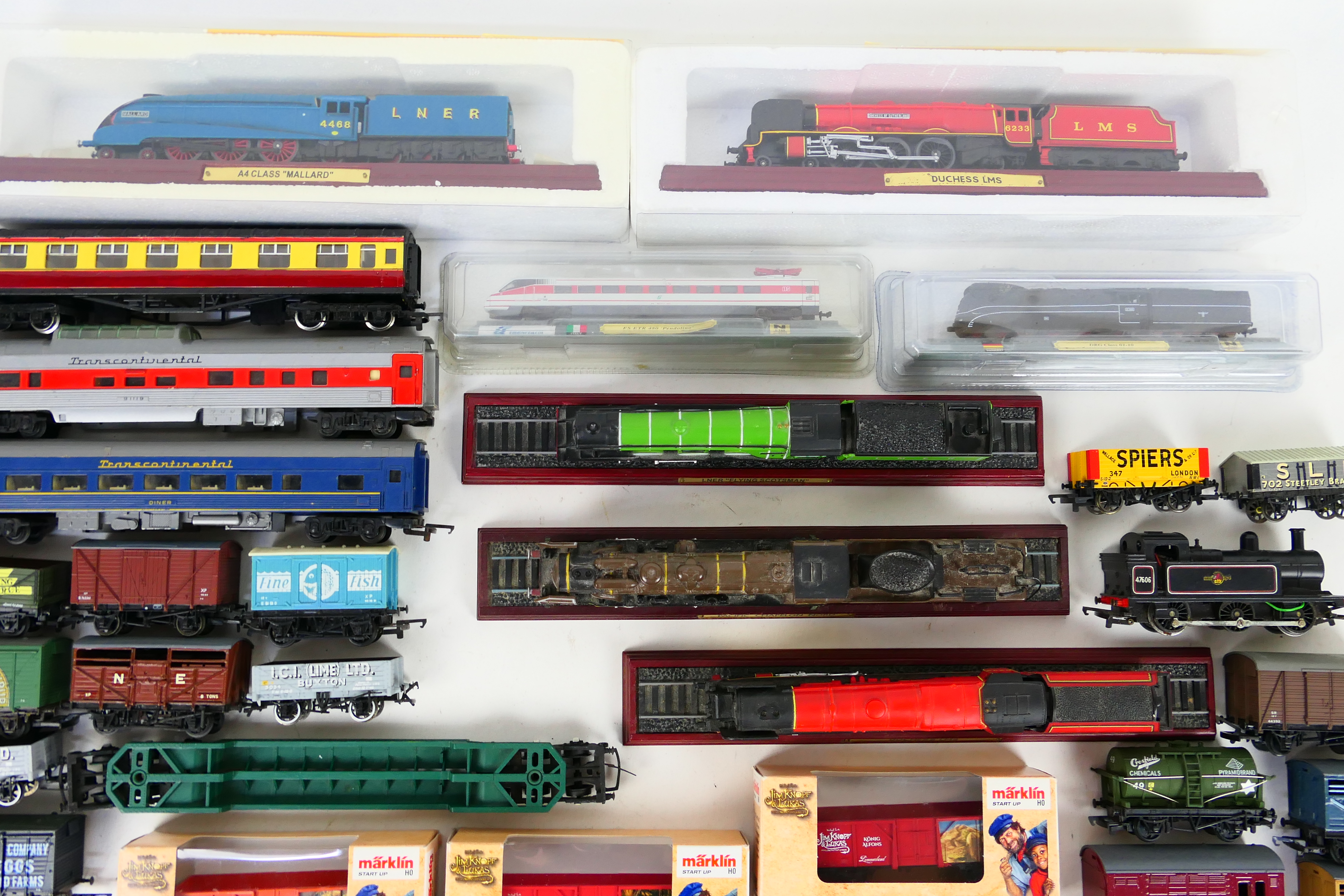 Bachmann - Triang - Marklin - Peco - Others - A mixed collection of largely unboxed OO gauge - Image 4 of 6