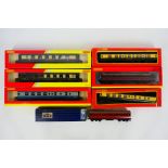 Hornby - Hornby Dublo - Seven boxed OO gauge carriages from Hornby.