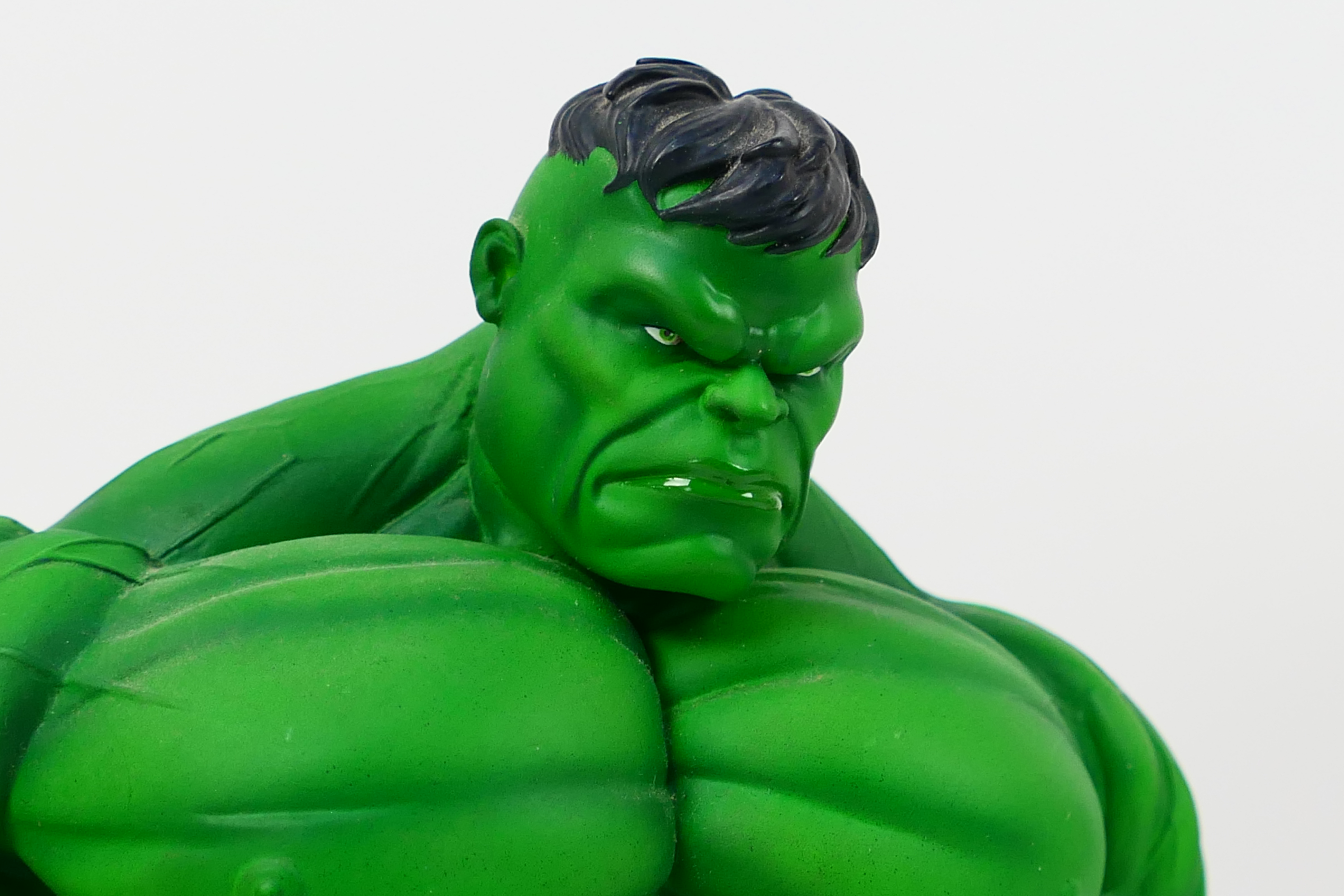 Gentle Giant Ltd - Marvel - A limited edition The Incredible Hulk 7.5 inch mini bust. - Image 3 of 6