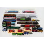 Bachmann - Triang - Marklin - Peco - Others - A mixed collection of largely unboxed OO gauge