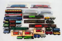 Bachmann - Triang - Marklin - Peco - Others - A mixed collection of largely unboxed OO gauge