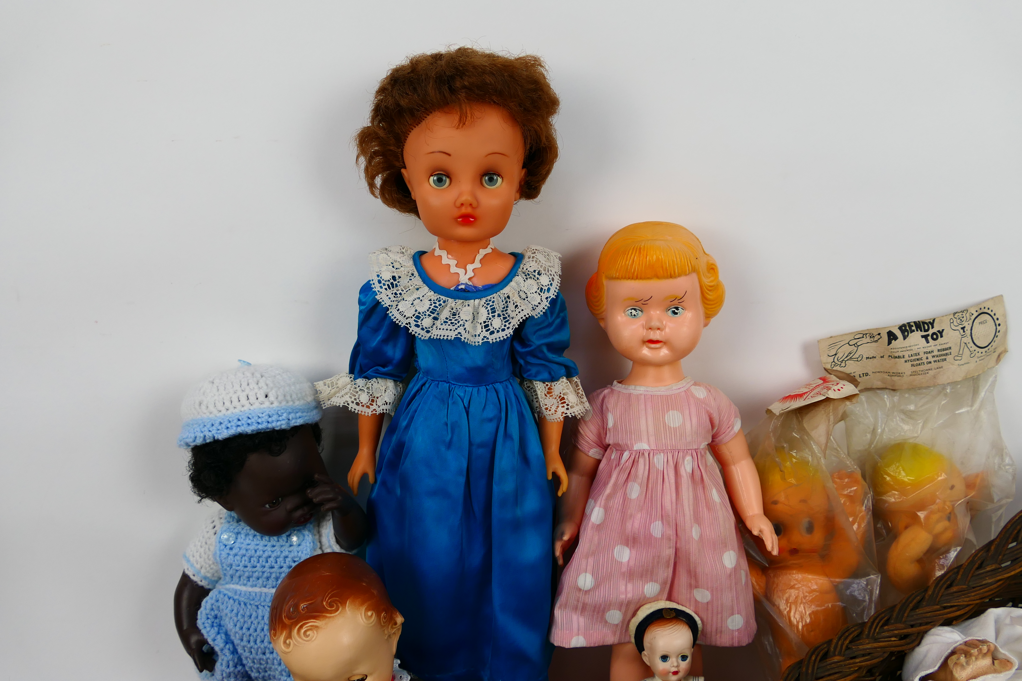 Pedigree - Roddy - Celluko - Others - A mixed collection of vintage dolls and toys made from - Image 3 of 6