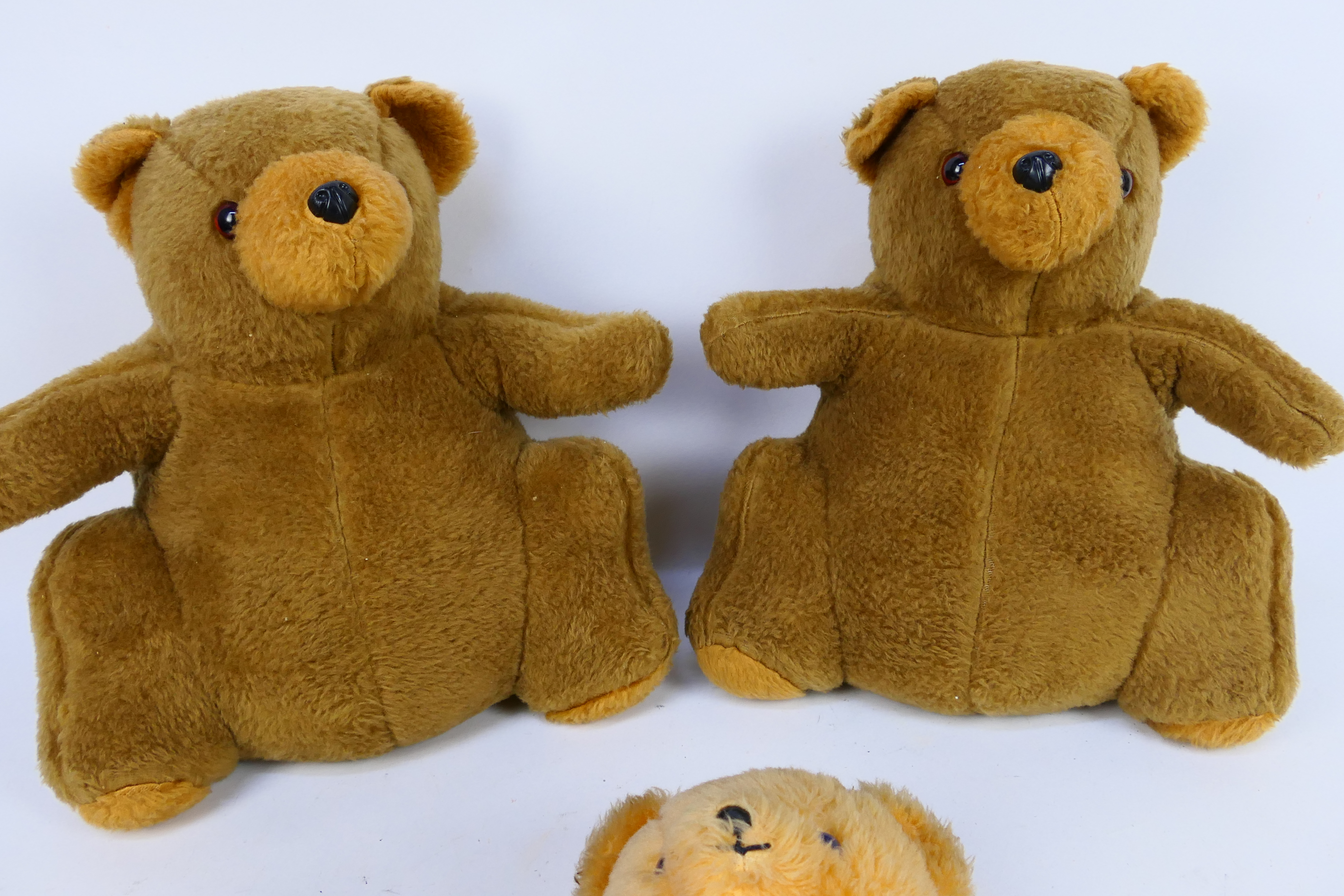 Unbranded - 4 x bears, a vintage jointed straw filled bear approximately 32 cm tall, - Image 5 of 5