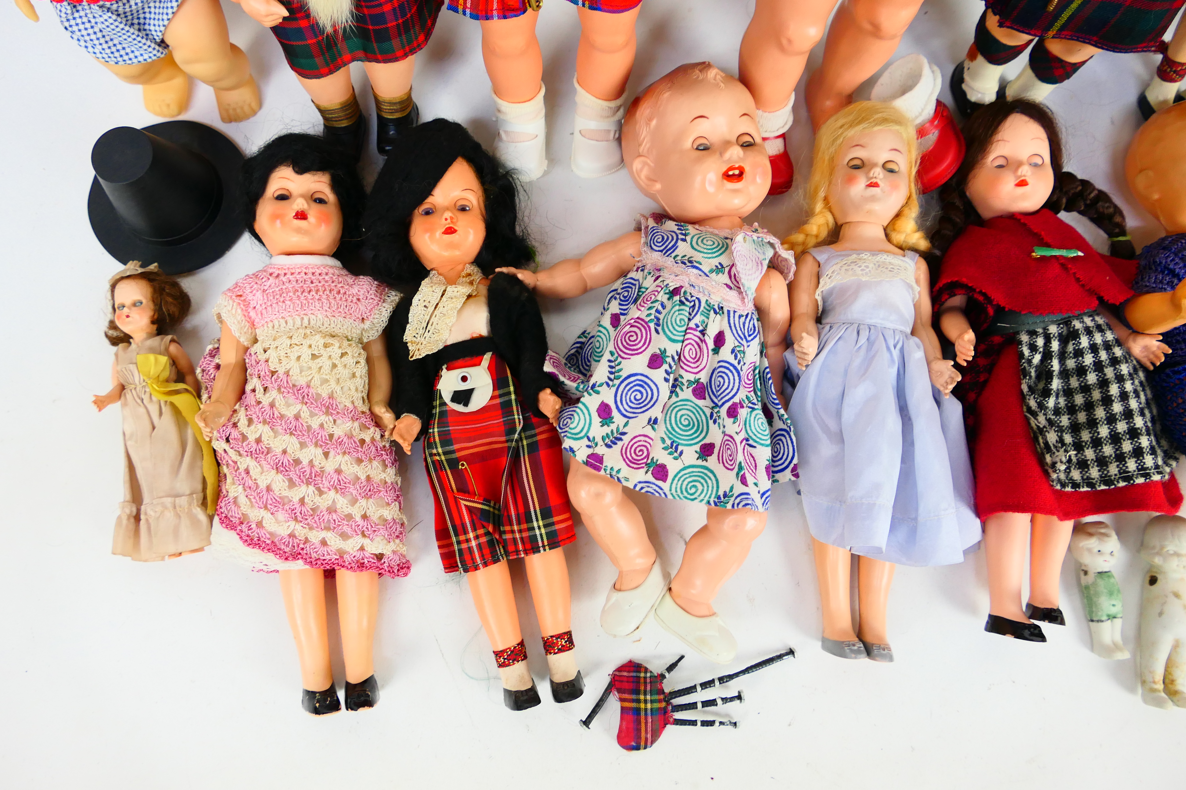 Roddy Dolls - An unboxed group of vintage Roddy dolls in various sizes, - Image 4 of 5