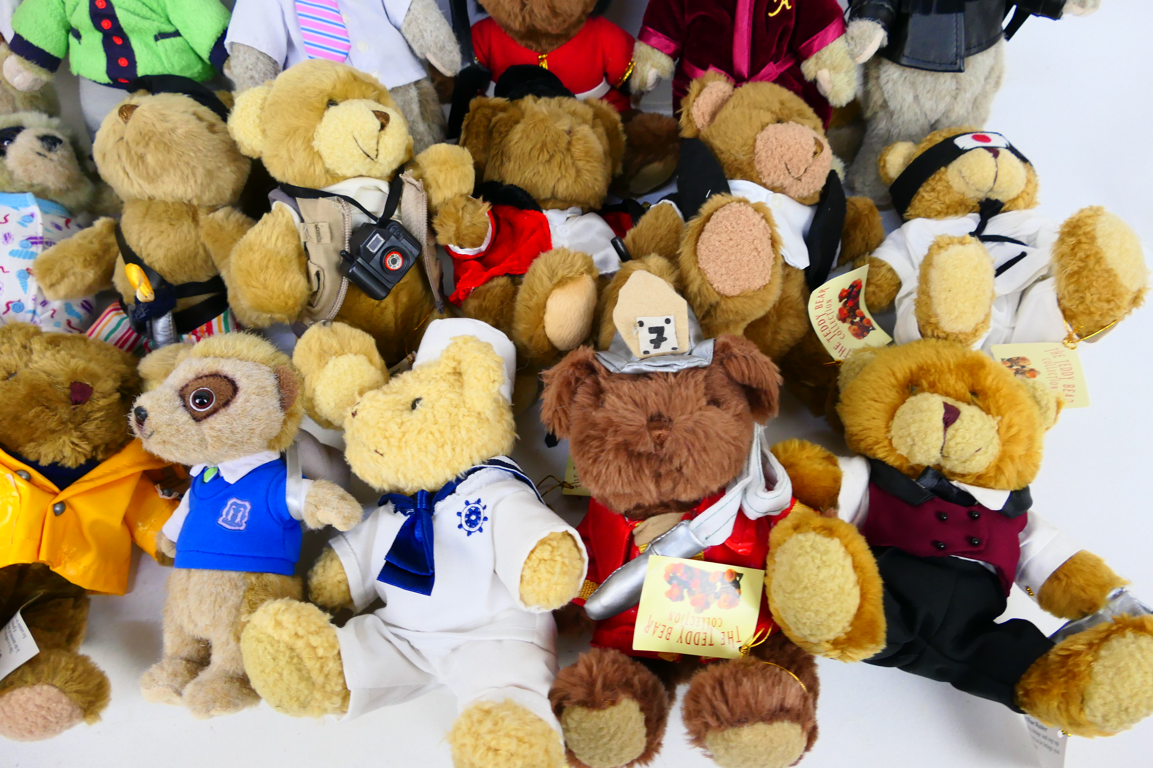 The Teddy Bear Collection - Meerkats - Others - A group of unboxed modern soft toys. - Image 5 of 5