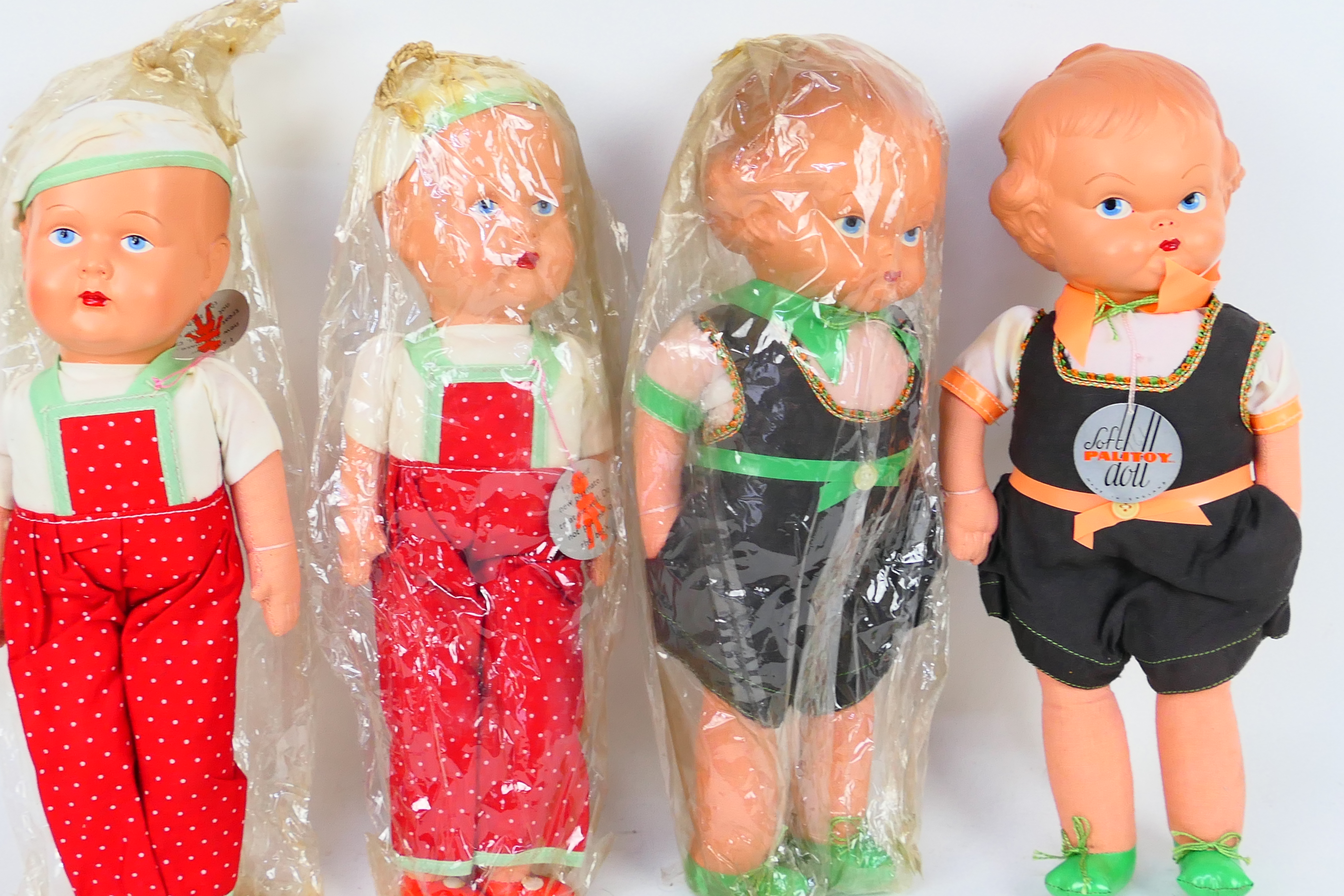 Palitoy - Four bagged Palitoy Soft Dolls. Lot consists of two 14" boy dolls and two 14" girl dolls. - Image 4 of 4