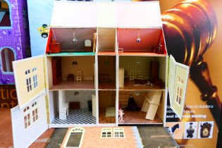 Del Prado - Alberon - A large unfinished wooden dolls house with furniture and accompanying