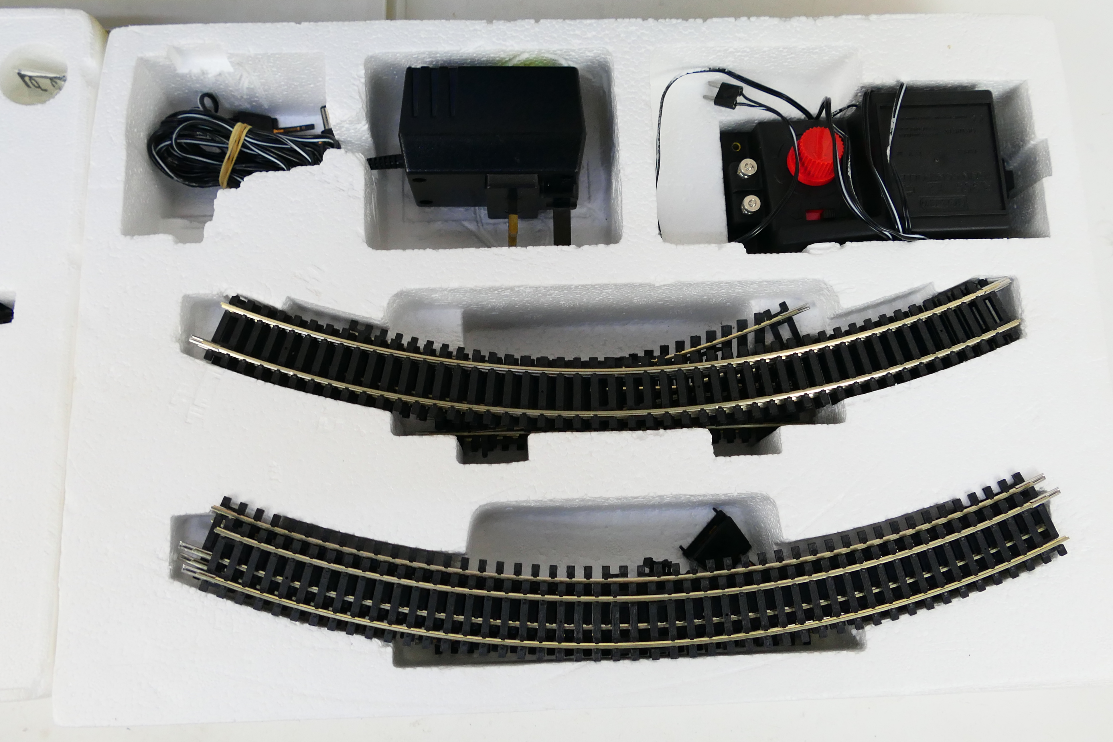 Hornby - A boxed OO gauge GWR Mixed Traffic steam locomotive set # R1000. - Image 4 of 4