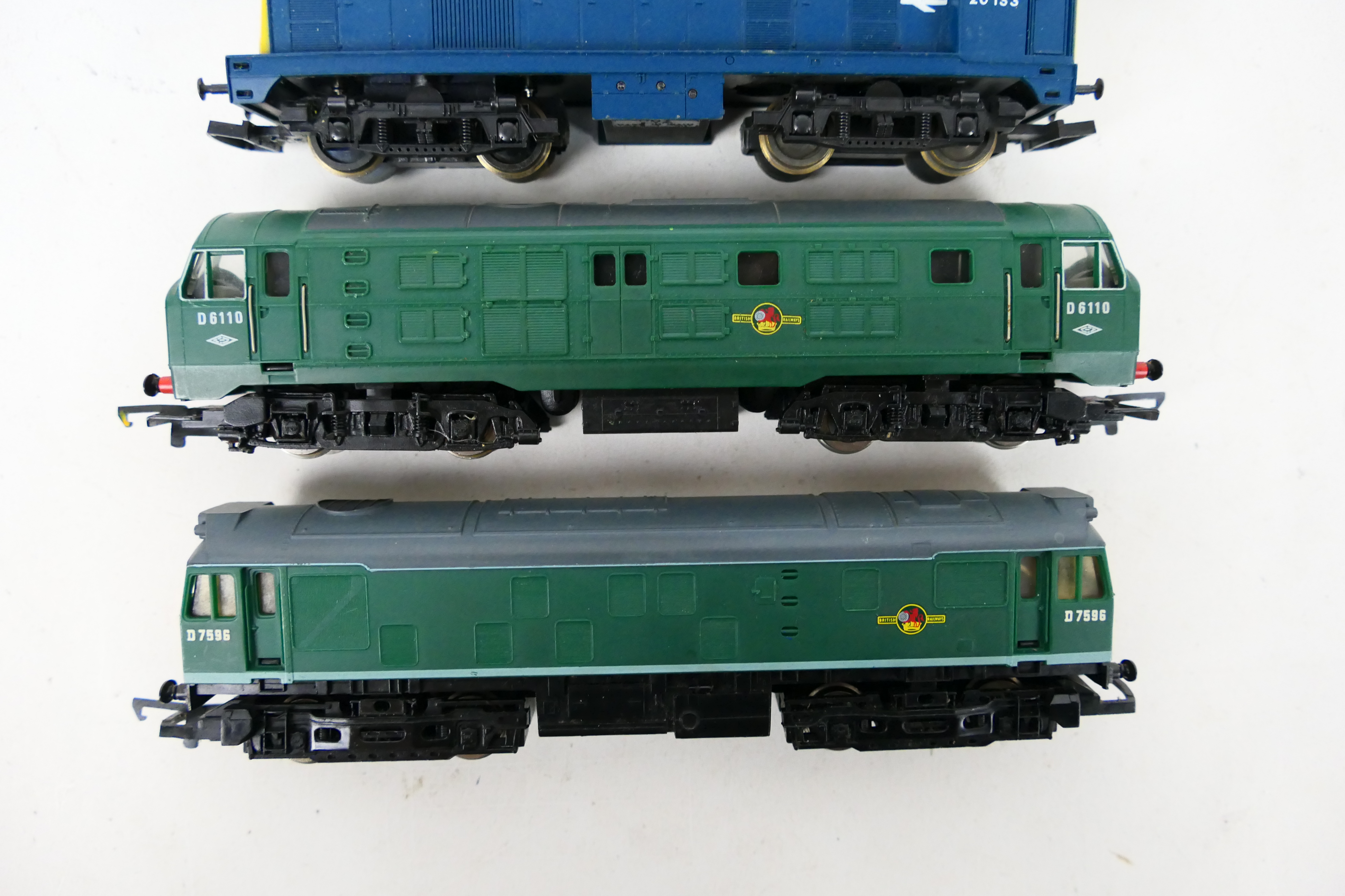 Hornby - Lima - Four unboxed OO gauge diesel locomotives. Lot consists of Hornby Class 25 Op.No. - Image 2 of 3