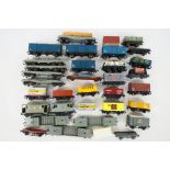 Hornby Dublo - Wrenn - 30 items of unboxed OO gauge freight rolling stock.