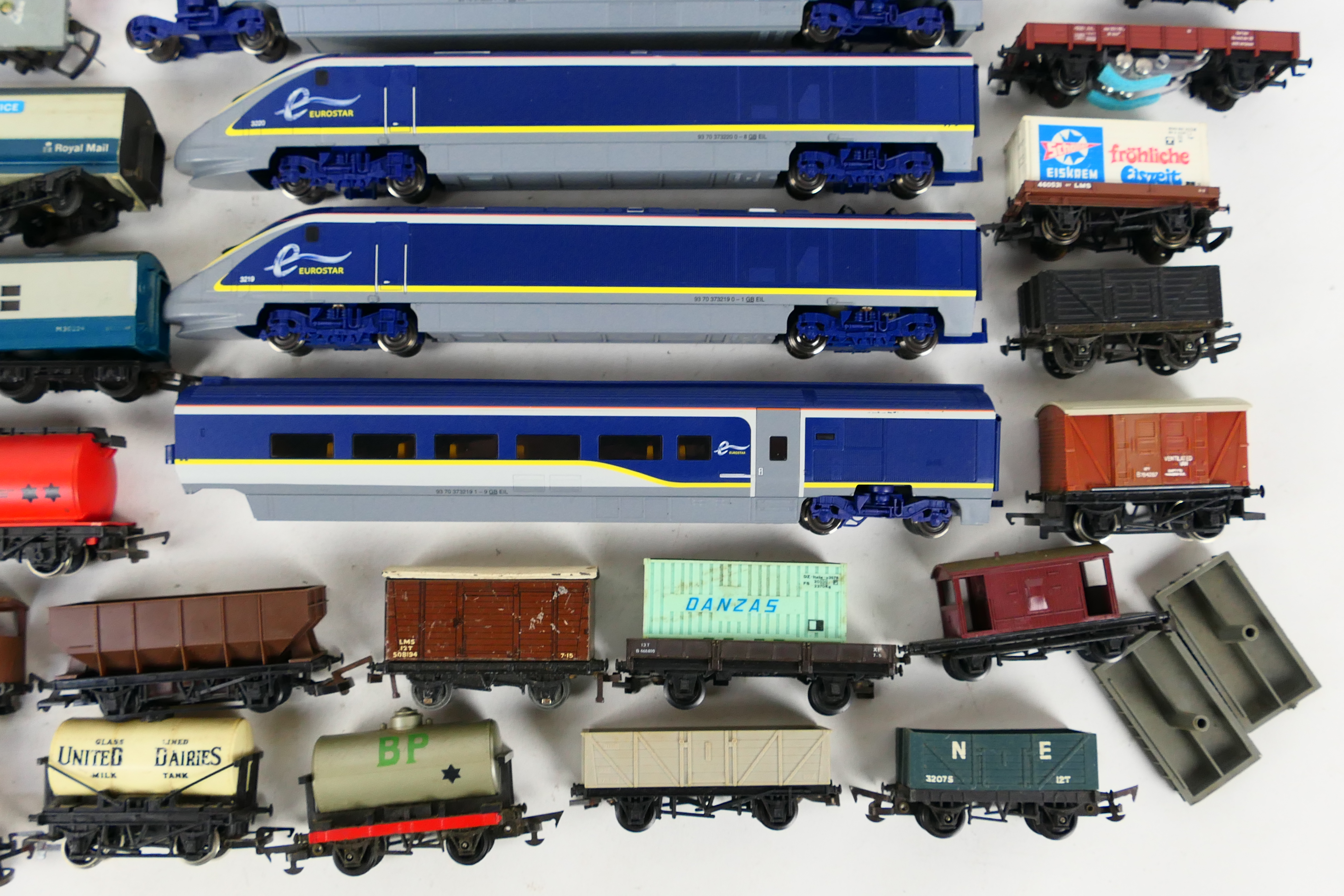 Hornby - Dublo - Jouef - Lima - A collection of OO gauge items including a Eurostar set with power - Image 4 of 6