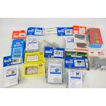 Kitmaster - Dapol - Wills Finecast - Ratioo - Other - A collection of mainly bagged HO/OO gauge
