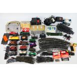 Hornby - Triang - Others - A mixed lot of OO gauge model railway items,