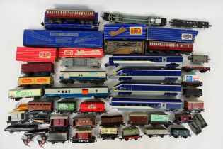 Hornby - Dublo - Jouef - Lima - A collection of OO gauge items including a Eurostar set with power