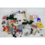 Hornby - Markits - Others - A large quantity of OO gauge model railway spare parts and accessorires