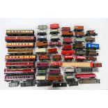 Hornby - Dublo - Tri-ang - A collection of OO gauge rolling stock including 8 x coaches,