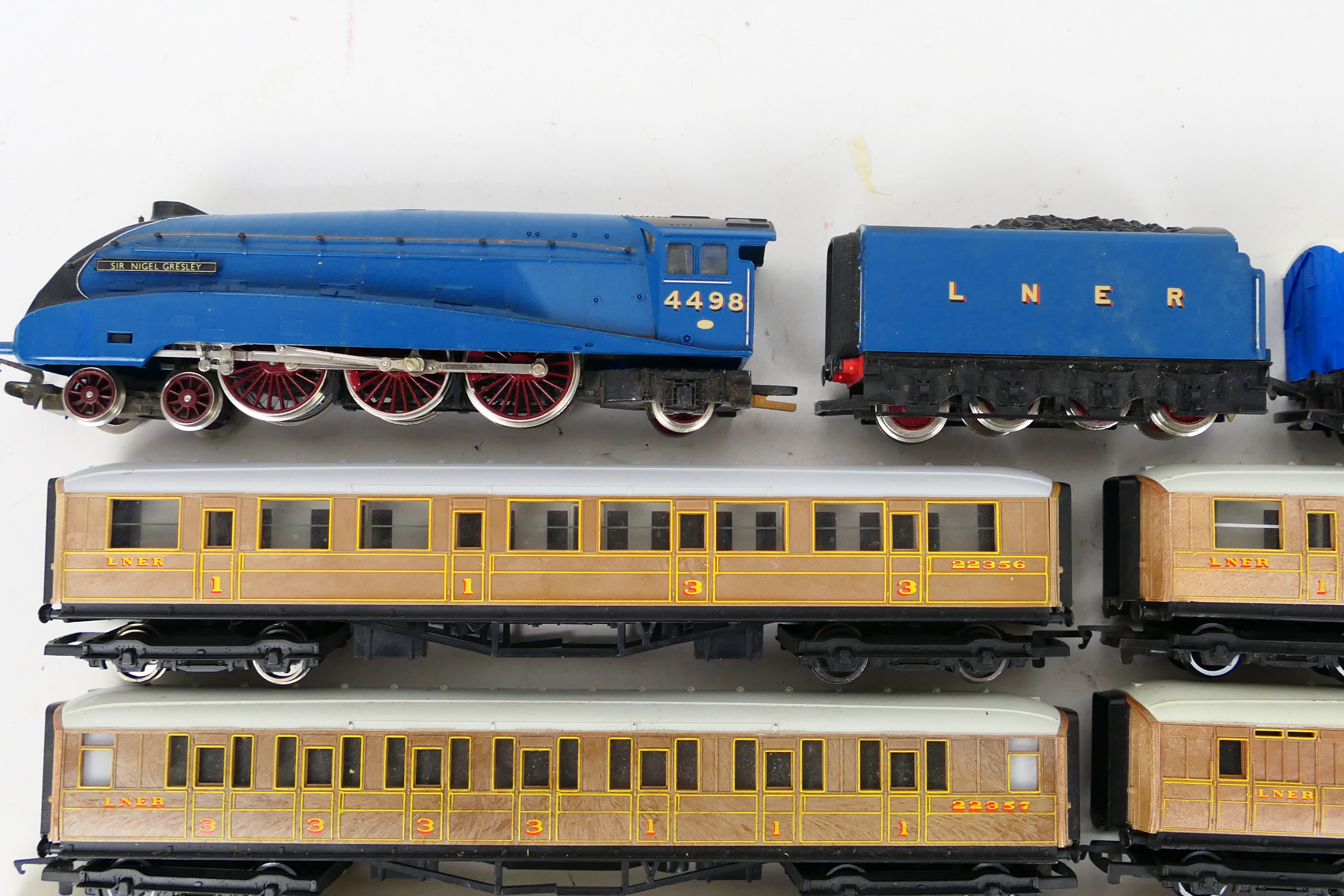 Hornby - Two unboxed Oo gauge steam locomotives and tenders with a group of unboxed passenger - Image 2 of 4