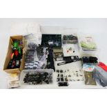 Hornby - Javis - A collection of OO gauge railway items including loco parts and scenic accessories