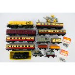 Tri-ang - Hornby - A group of OO gauge items including Diesel Switcher loco number 7005 # R155,