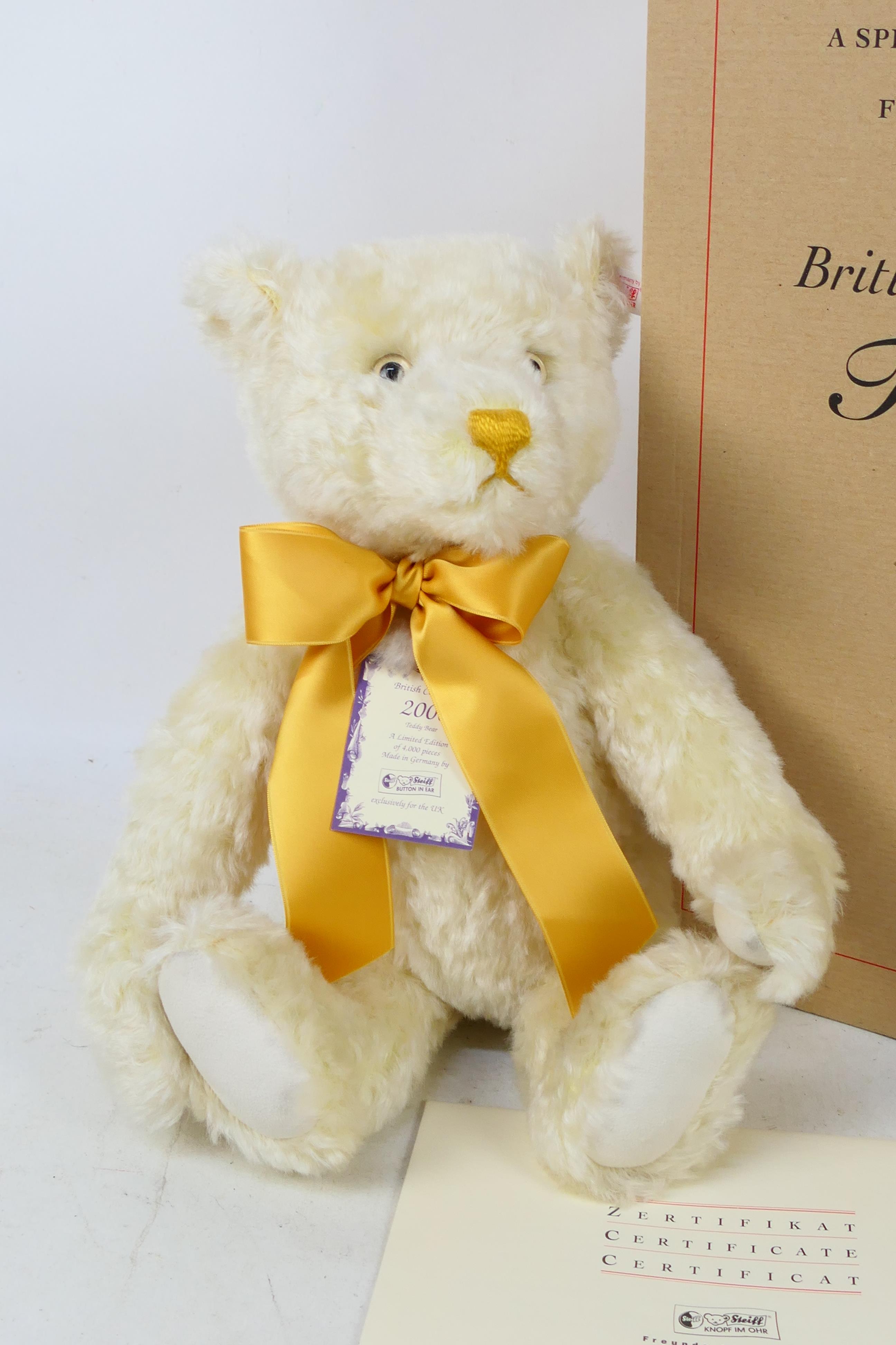 Steiff - A limited edition boxed mohair Steiff 'British Collector's 2000' Teddy Bear - The #654763 - Image 2 of 6
