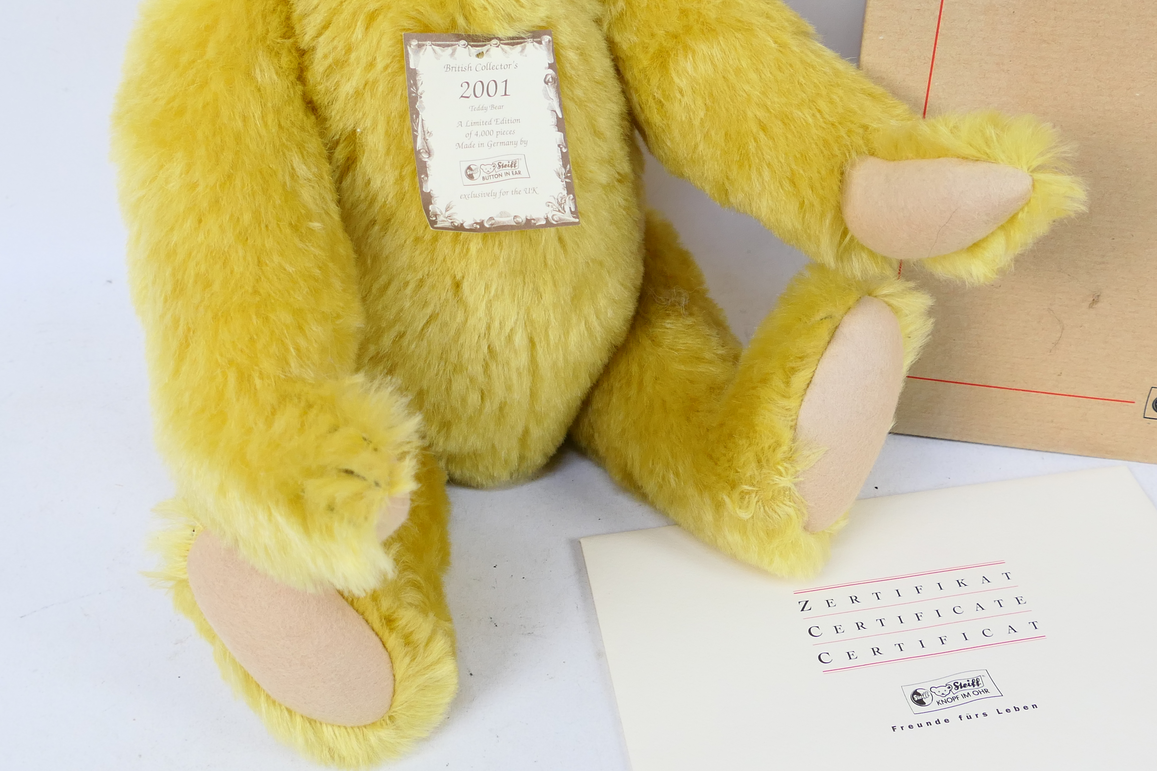 Steiff - A limited edition boxed mohair 'British Collector's Teddy Bear 2001' - The #654992 - Image 5 of 7