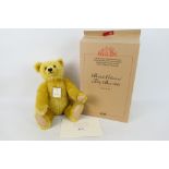 Steiff - A limited edition boxed mohair 'British Collector's Teddy Bear 2001' - The #654992