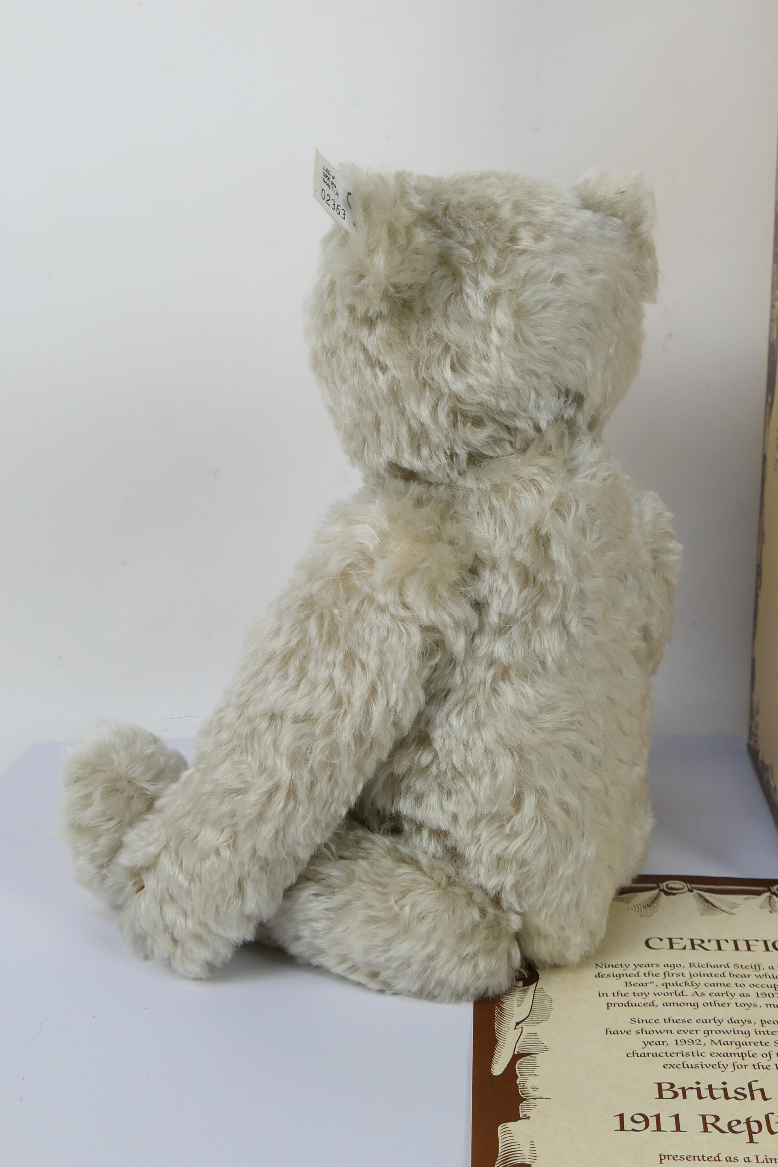 Steiff - A 1992 limited edition boxed mohair Steiff 'British Collector's 1911 Replica Teddy Bear' - - Image 6 of 8