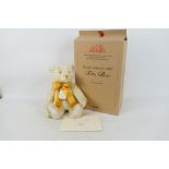 Steiff - A limited edition boxed mohair Steiff 'British Collector's 2000' Teddy Bear - The #654763