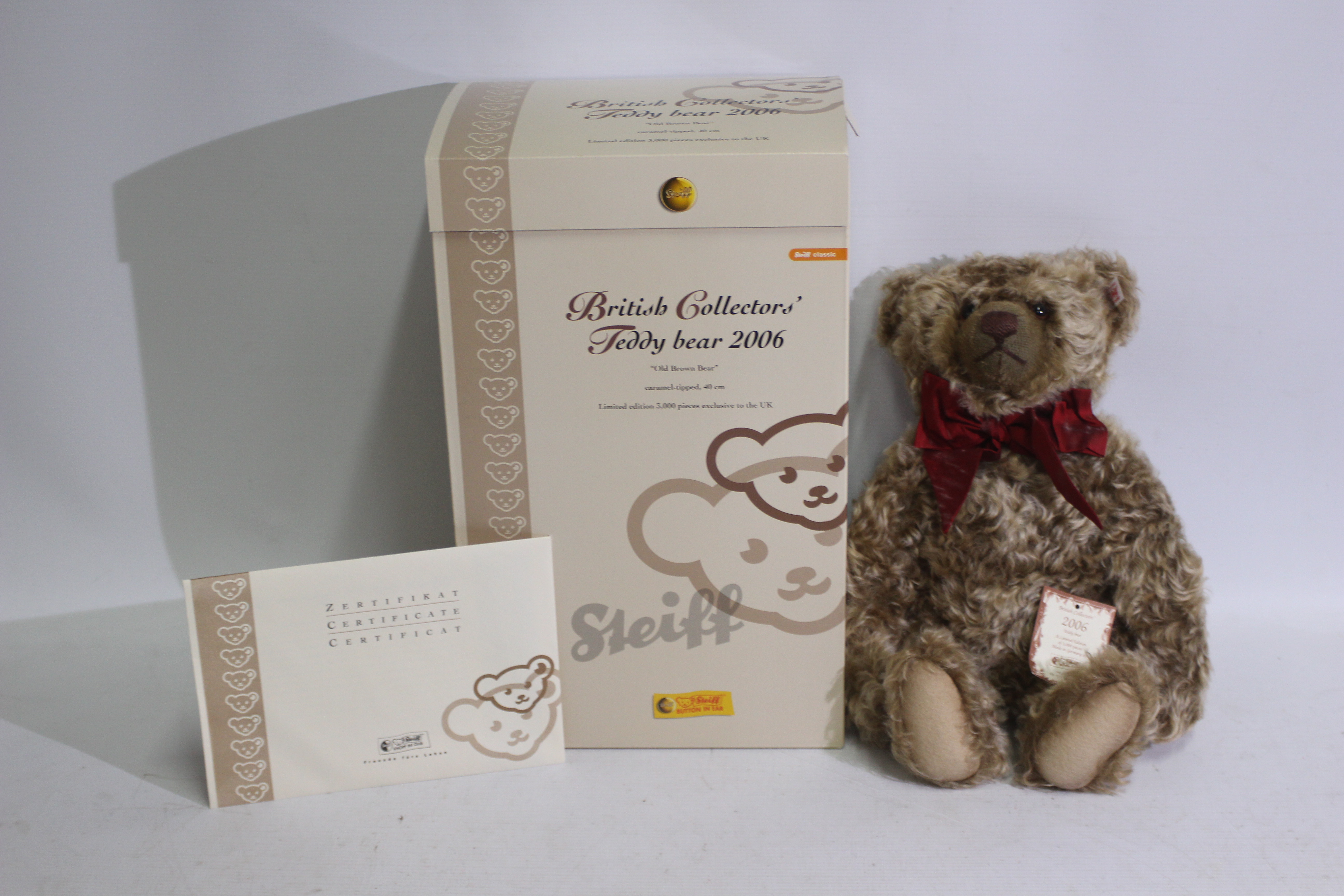 Steiff - A limited edition boxed mohair British Collector's 2006 teddy bear - The #662218 'Old