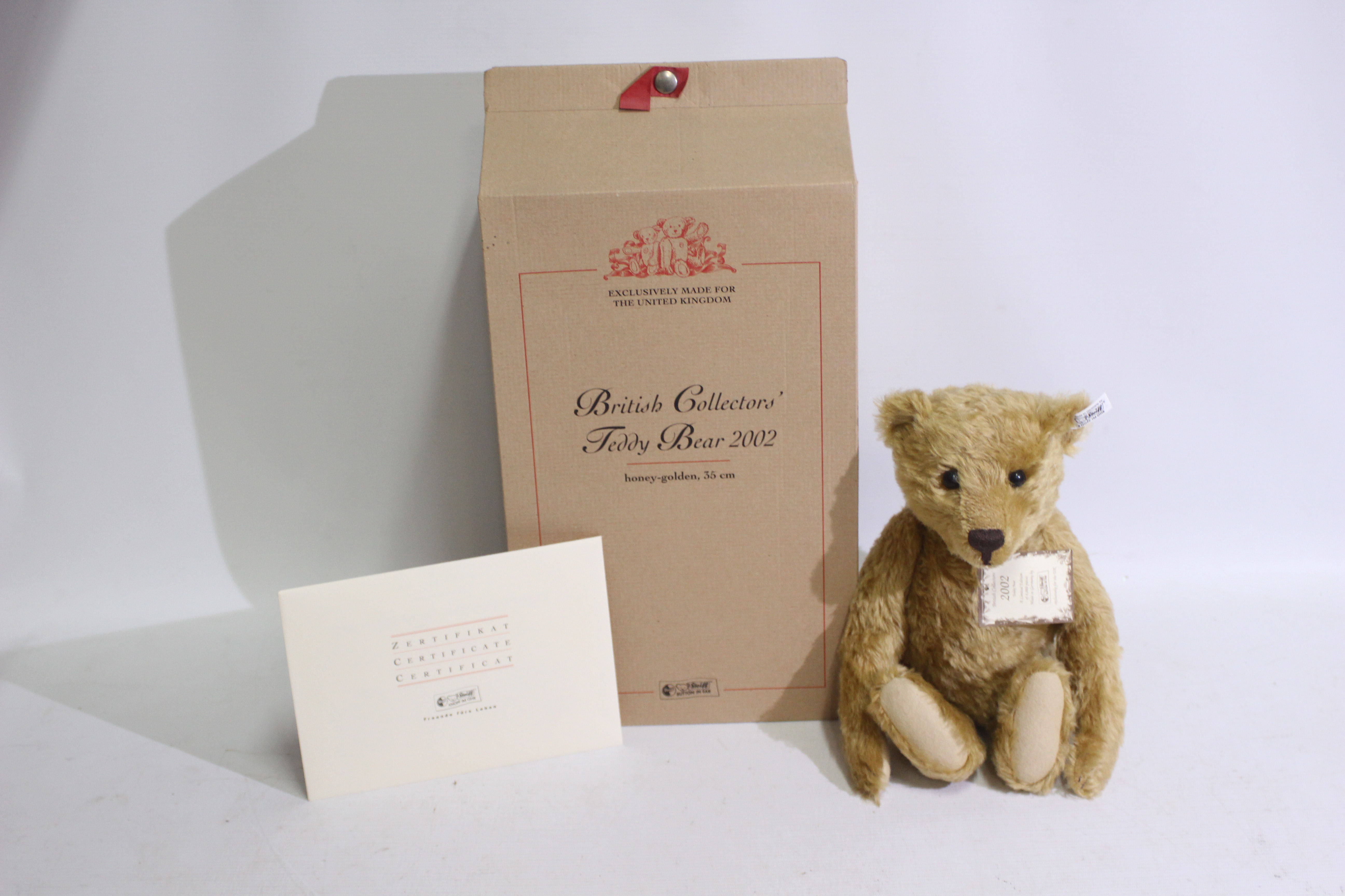 Steiff - A limited edition boxed mohair Steiff 'British Collector's Teddy Bear 2002' - The #660726