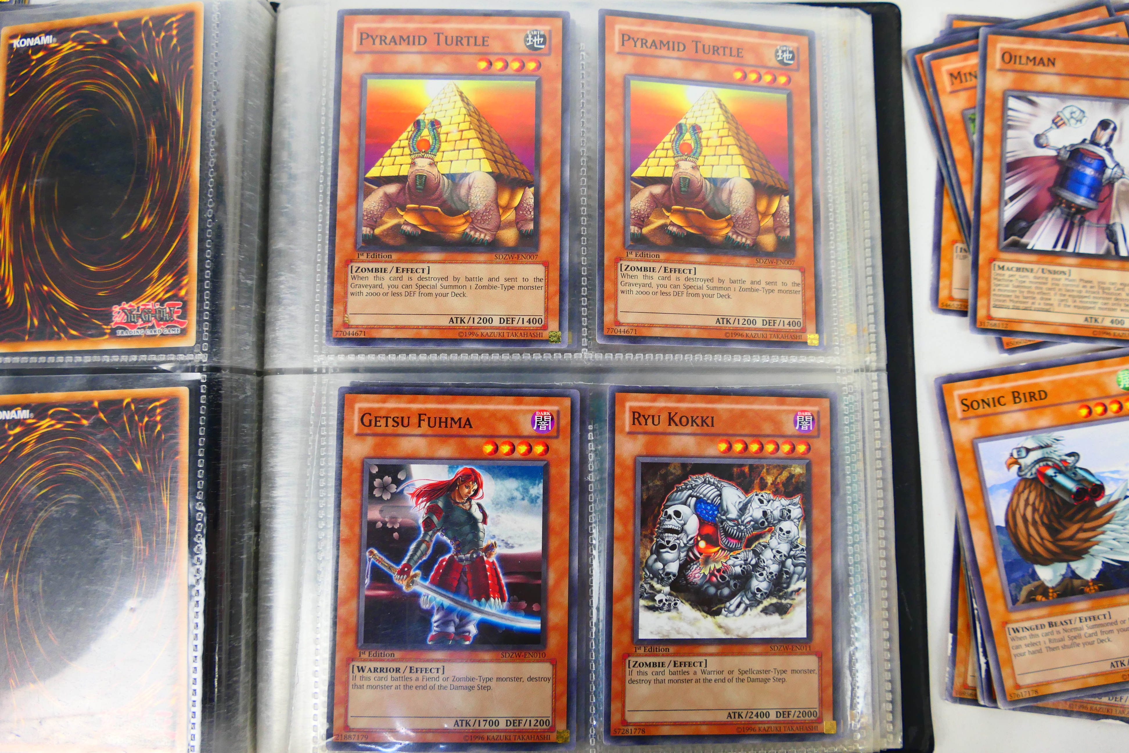 Yu-Gi-Oh! - A YuGiOh 5D's tin and folder - Image 12 of 12