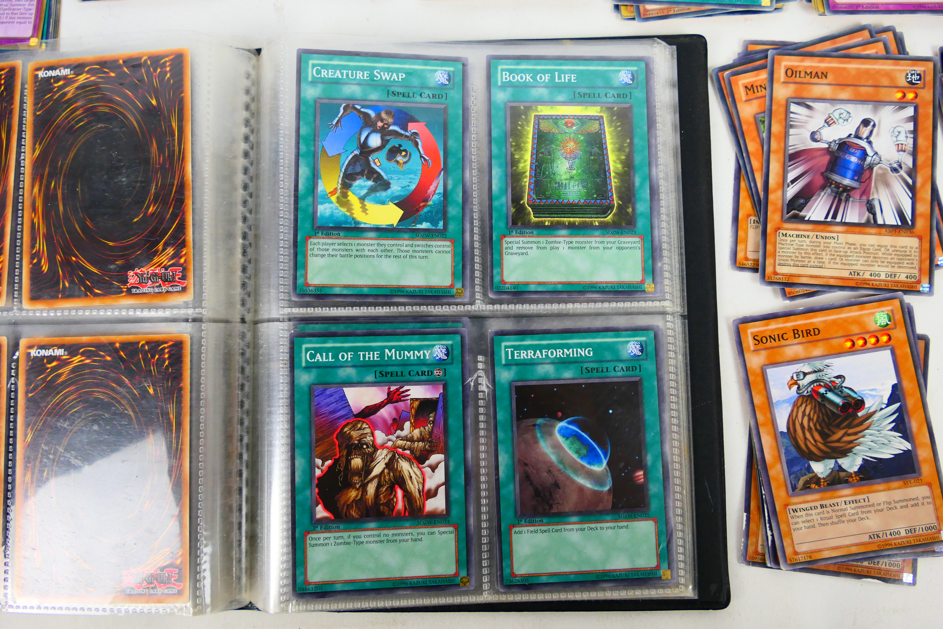 Yu-Gi-Oh! - A YuGiOh 5D's tin and folder - Image 9 of 12