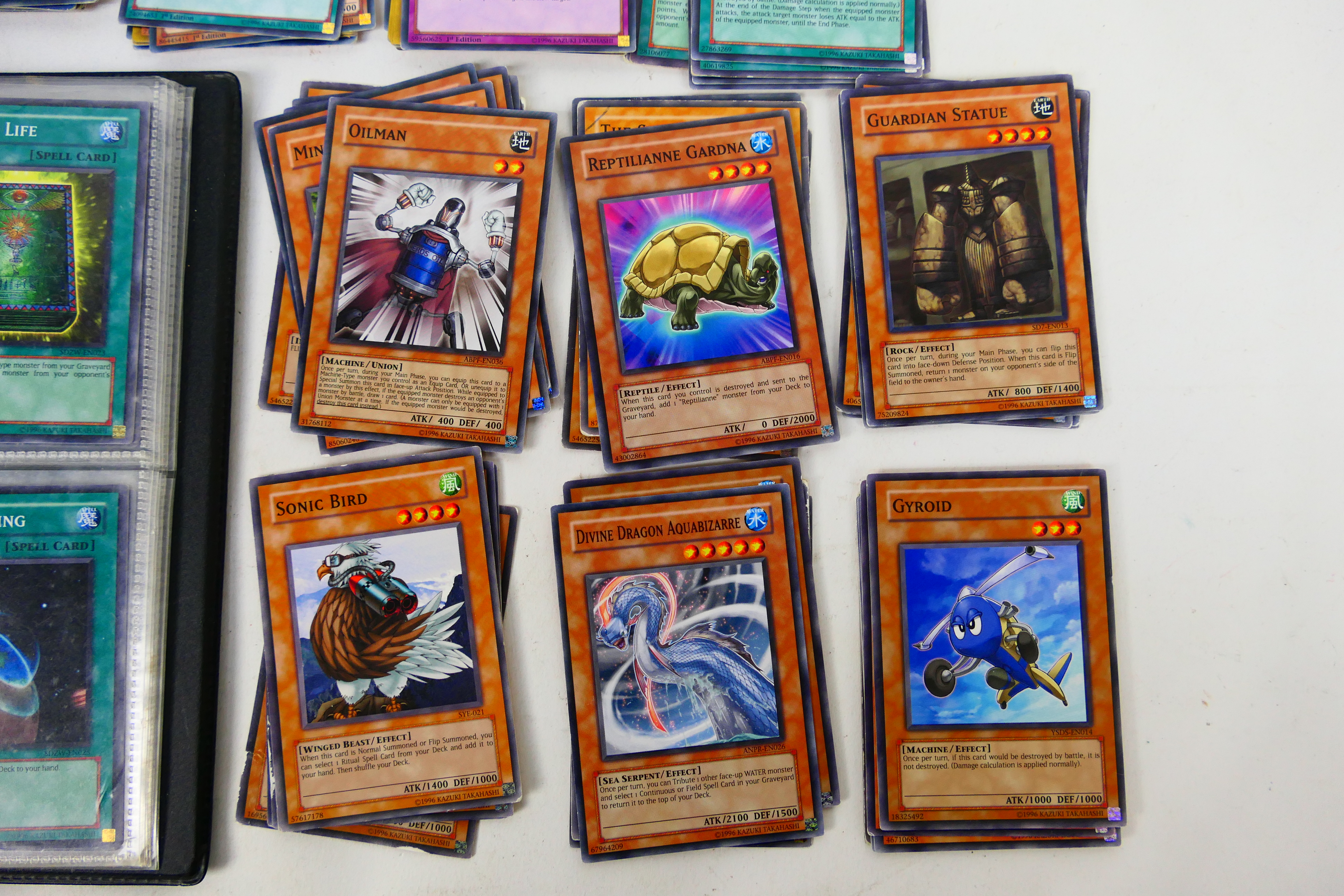 Yu-Gi-Oh! - A YuGiOh 5D's tin and folder - Image 6 of 12