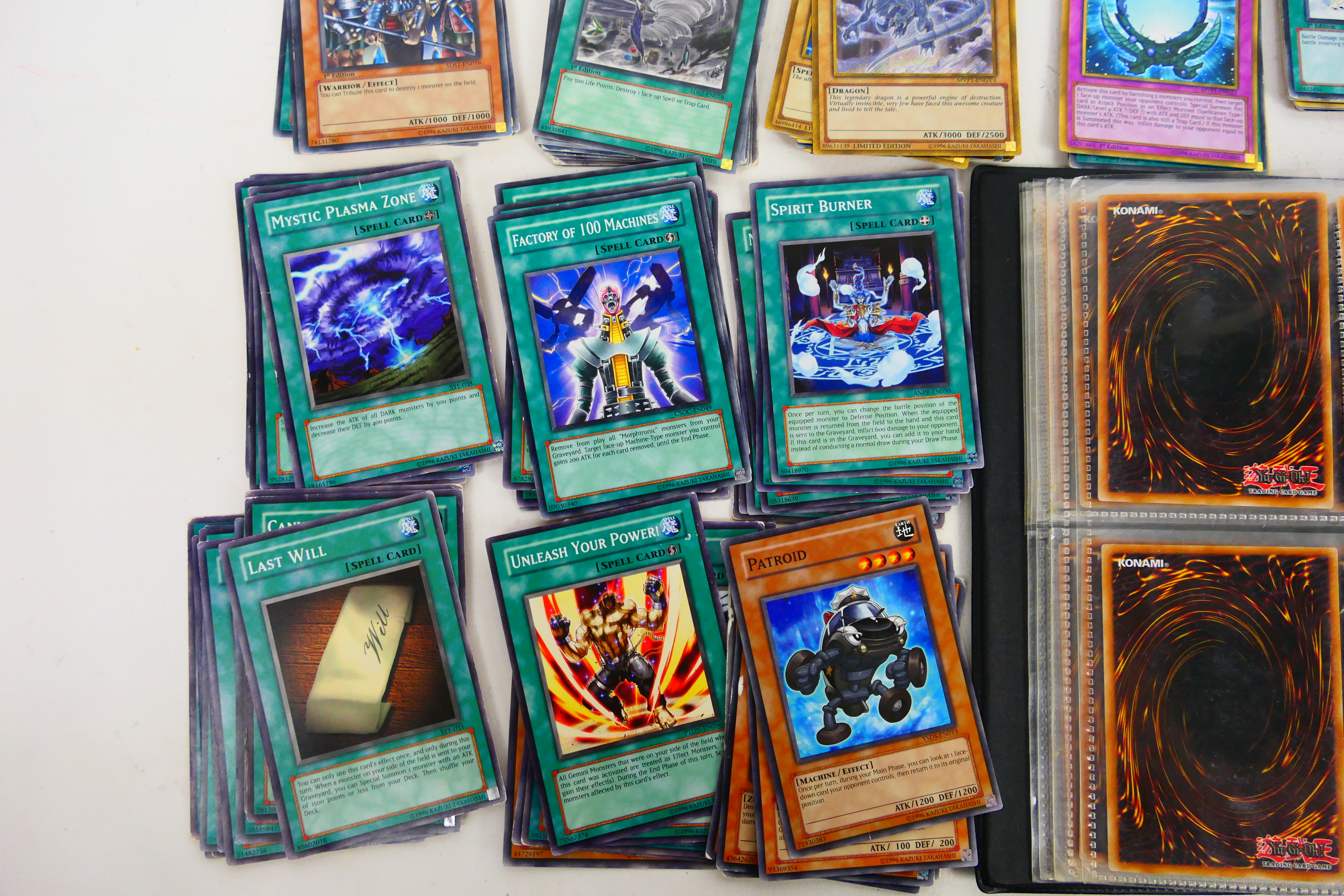 Yu-Gi-Oh! - A YuGiOh 5D's tin and folder - Image 2 of 12