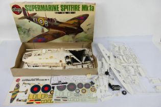 Airfix - A boxed vintage 1976 Airfix #12001-6 1:24 scale Supermarine Spitfire Mk1a plastic model