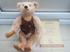 Steiff - British Collector's Replica, blond 43, with growler and waistcoat,