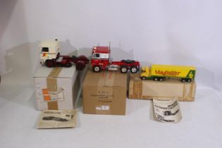 AMT - Italeri - 3 x built truck model kits, a Mack F700 with box trailer,