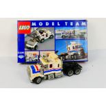 Lego - A boxed vintage 1986 Lego #5580 'Model Team' Highway Rig.