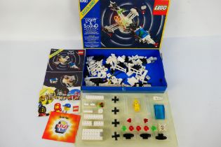 Lego - Legoland. A boxed #6780 Lego Land Light & Sound XT-Starship.