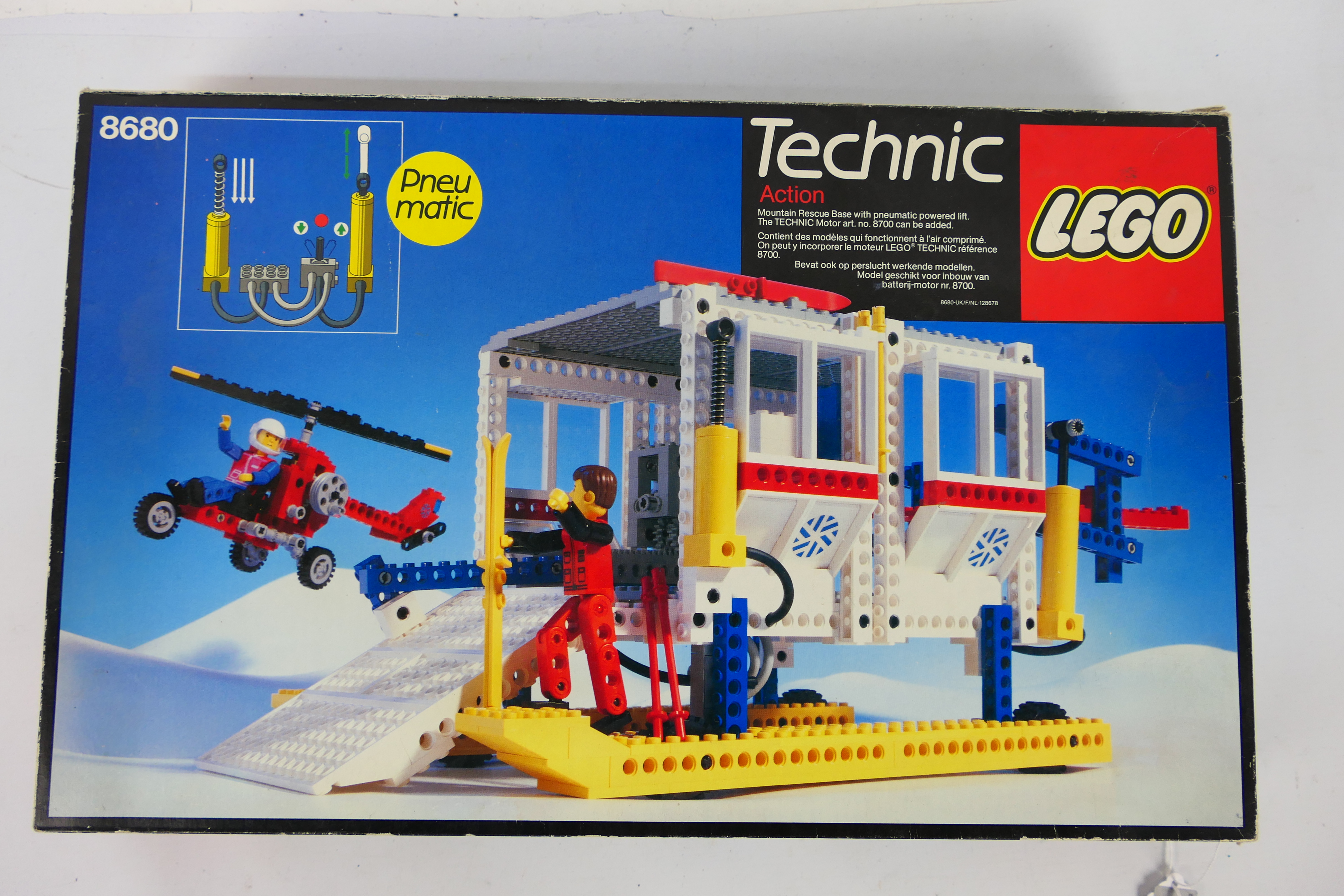 Lego - Technic - Action. A boxed #8680 Arctic Rescue Base. - Image 4 of 4