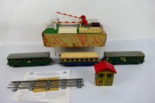 JEP - Hornby - Three unboxed O gauge tinplate French passenger coaches from Hornby and JEP,