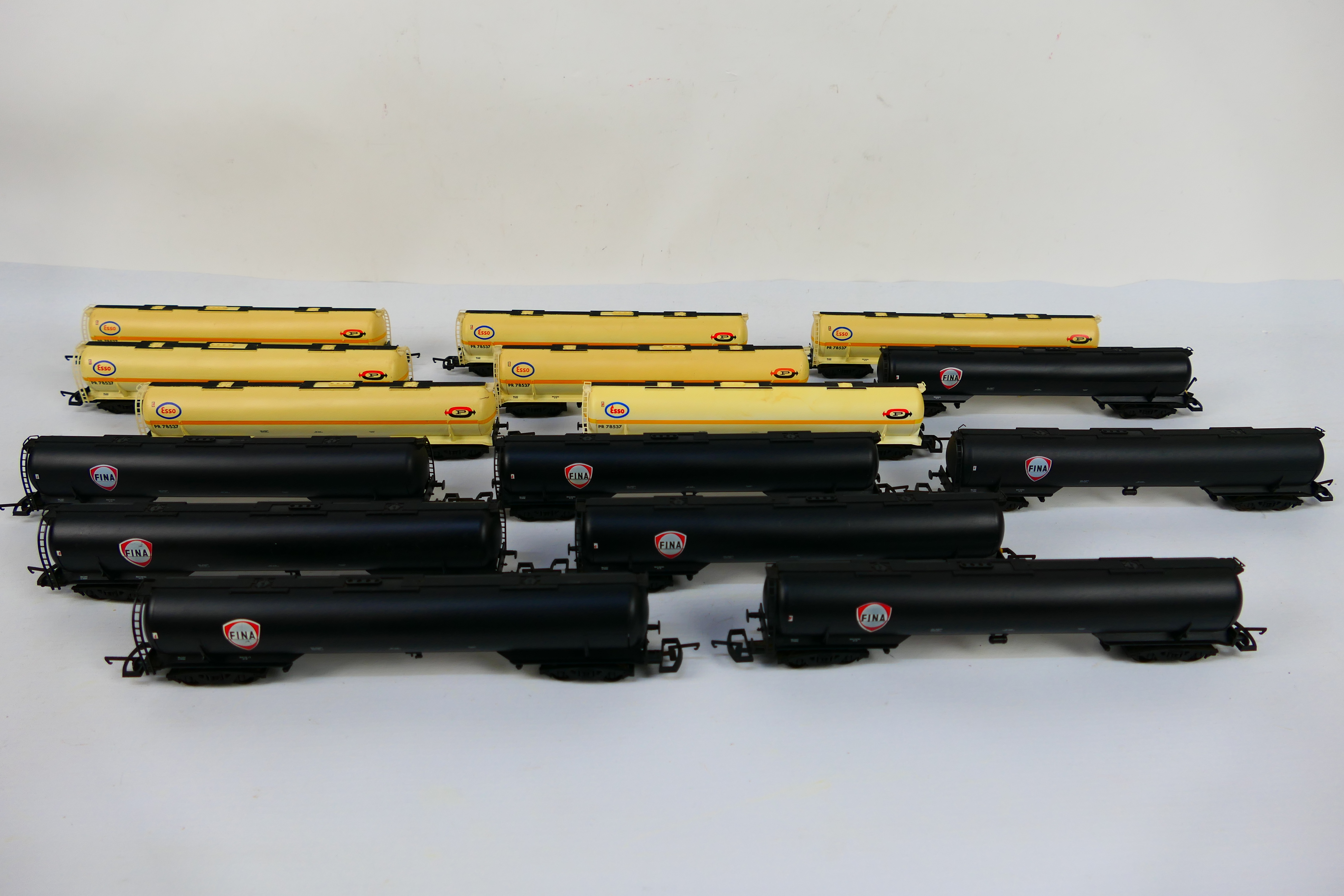 Lima - 15 x unboxed OO gauge Procor tank wagons, 8 x in Fina livery and 7 x in Esso livery. - Image 2 of 3
