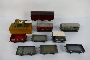 Peco - Others - An unboxed collection of kit built O gauge rolling stock.