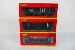 Hornby 3 x boxed OO gauge OTA timber wagons with parallel stanchions # R6971.